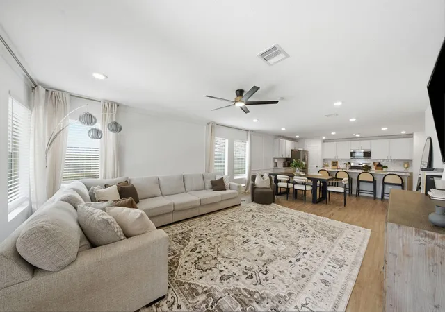 2nd image of 2209 Hyde Acres St, League City, TX 77573 | MLS# 98683347