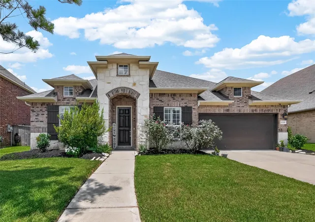 Photo 1 of Single family home for sale at 2228 Briarstone Blf Xing, Houston, TX 77089 | MLS# 73356277 | Listing updated on 2026-09-11
