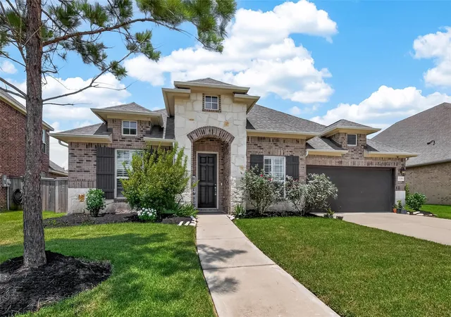 Photo 2 of Single family home for sale at 2228 Briarstone Blf Xing, Houston, TX 77089 | MLS# 73356277 | Listing updated on 2026-09-11