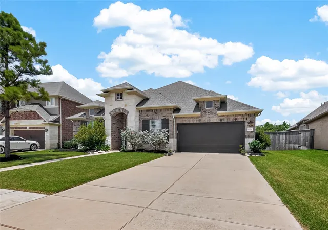 Photo 3 of Single family home for sale at 2228 Briarstone Blf Xing, Houston, TX 77089 | MLS# 73356277 | Listing updated on 2026-09-11