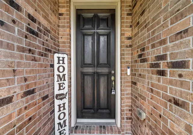 Photo 3 of Single family home for sale at 2228 Briarstone Blf Xing, Houston, TX 77089 | MLS# 73356277 | Listing updated on 2026-09-11