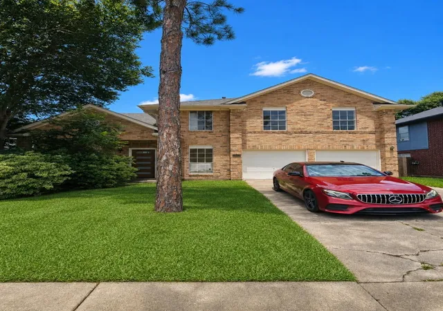 1st image of 16435 Ember Hollow Ln, Sugar Land, TX 77498 | MLS# 25712578