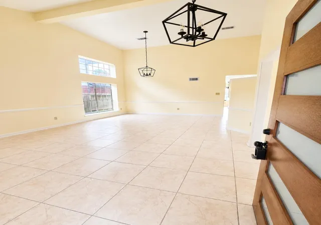 2nd image of 16435 Ember Hollow Ln, Sugar Land, TX 77498 | MLS# 25712578
