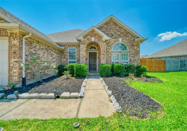 2nd image of 9515 Taylor Ln, Baytown, TX 77523 | MLS# 27277386