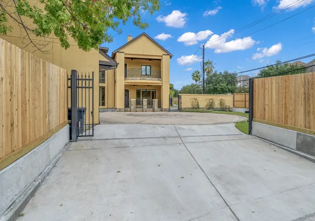 Homes for sale in Houston, TX | 9602 Chatfield St, Houston, TX 77025 | MLS# 91397738