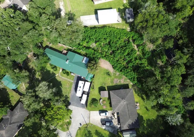 3rd image of 9230 Woodacres Dr, Hitchcock, TX 77563 | MLS# 59440591