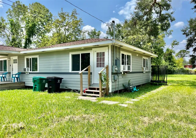 2nd image of 7003 Hoffman St, Houston, TX 77028 | MLS# 96773761