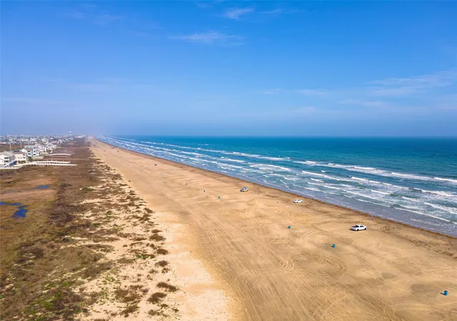 5th image of 25001 Monterey Ct, Galveston, TX 77554 | MLS# 43563200