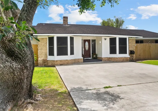 1st image of 5001 Texas Ave, La Marque, TX 77568 | MLS# 32030231