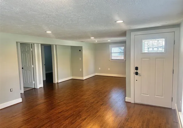 4th image of 202 Fannin St, Tomball, TX 77375 | MLS# 65301769
