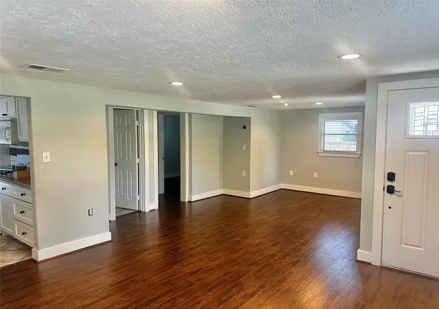 5th image of 202 Fannin St, Tomball, TX 77375 | MLS# 65301769