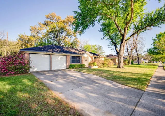 Photo 1 of Sale Pending at 12331 Atwell Dr, Houston, TX 77035 | MLS# 12571749 | Listing updated on 2026-09-08