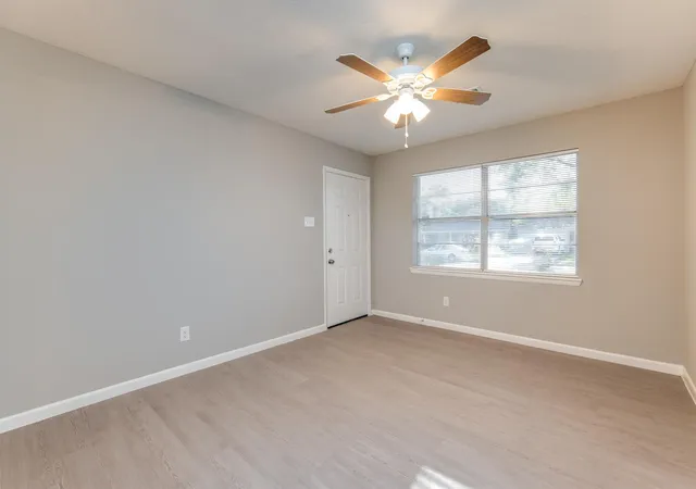 Photo 4 of Sale Pending at 12331 Atwell Dr, Houston, TX 77035 | MLS# 12571749 | Listing updated on 2026-09-08