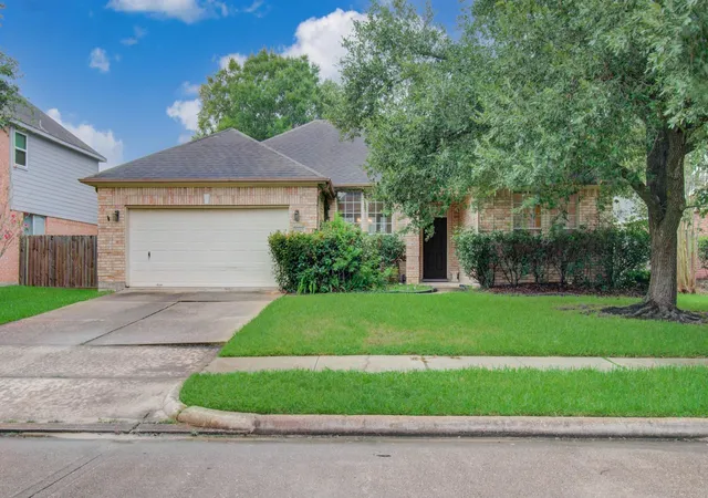 1st image of 7107 Trimstone Dr, Pasadena, TX 77505 | MLS# 61317025