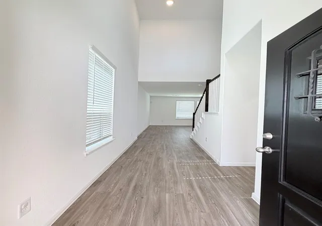 2nd image of 1020 Laguna Cove Dr, Katy, TX 77493 | MLS# 74794771