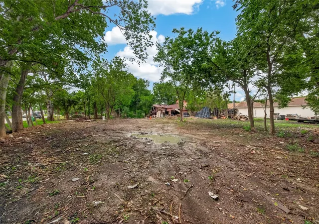 Photo 2 of Land for sale at 2111 Jensen Dr, Houston, TX 77026 | MLS# 75849785 | Listing updated on 2026-04-28