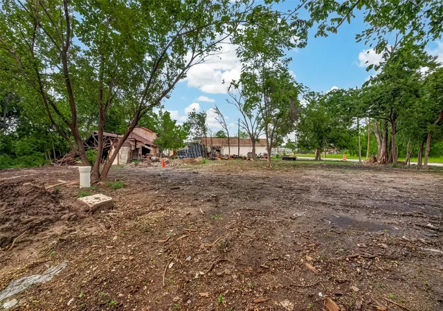 Photo 3 of Land for sale at 2111 Jensen Dr, Houston, TX 77026 | MLS# 75849785 | Listing updated on 2026-04-28