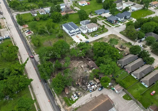 Photo 3 of Land for sale at 2111 Jensen Dr, Houston, TX 77026 | MLS# 75849785 | Listing updated on 2026-04-28