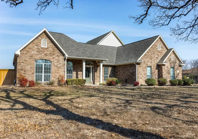 Photo 1 of Single family home for sale at 116 Oak Plz Dr, Georgetown, TX 78628 | MLS# 31649308 | Listing updated on 2026-08-30