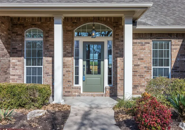 Photo 2 of Single family home for sale at 116 Oak Plz Dr, Georgetown, TX 78628 | MLS# 31649308 | Listing updated on 2026-08-30