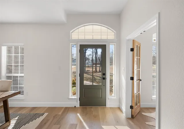 Photo 3 of Single family home for sale at 116 Oak Plz Dr, Georgetown, TX 78628 | MLS# 31649308 | Listing updated on 2026-08-30
