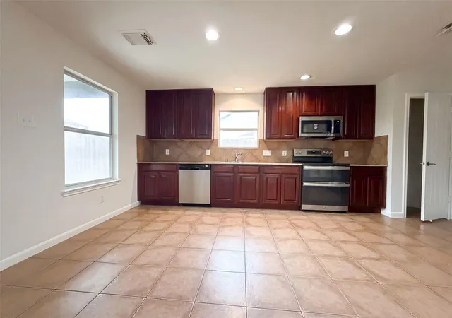 Photo 2 of Sale Pending at 2646 Skyview Tr Ct, Houston, TX 77047 | MLS# 23283455 | Listing updated on 2026-09-16
