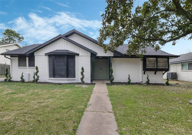 Photo 1 of Single family home for sale at 2009 N Palm Ct, Pasadena, TX 77502 | MLS# 80508344 | Listing updated on 2026-07-23