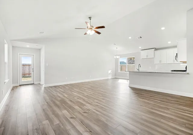 4th image of 4401 West Bayou Maison Cir, Dickinson, TX 77539 | MLS# 17282056
