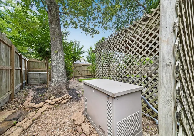 Homes for sale in Kingwood, TX | 2803 Maple Bend Dr, Kingwood, TX 77345 | MLS# 85170024