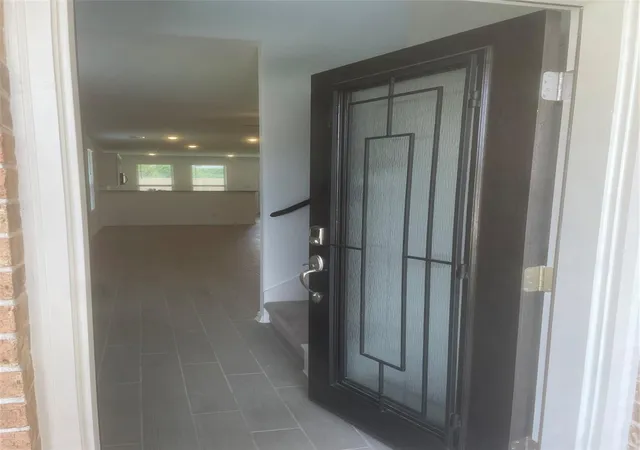 2nd image of 8111 Royal Palm Ct, Fulshear, TX 77441 | MLS# 76438764