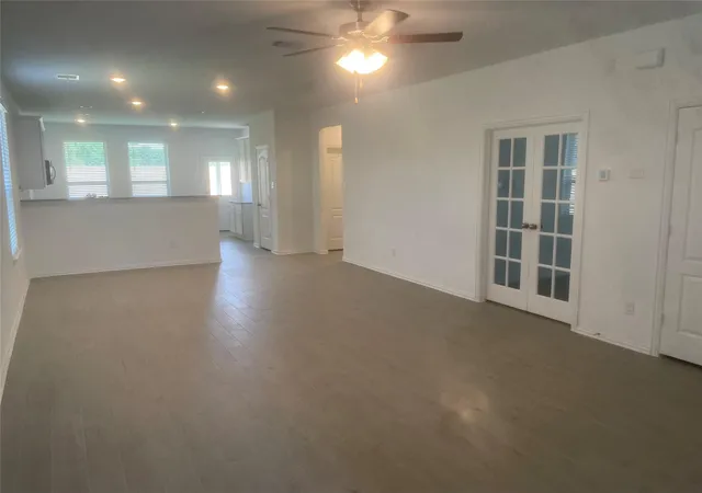 3rd image of 8111 Royal Palm Ct, Fulshear, TX 77441 | MLS# 76438764