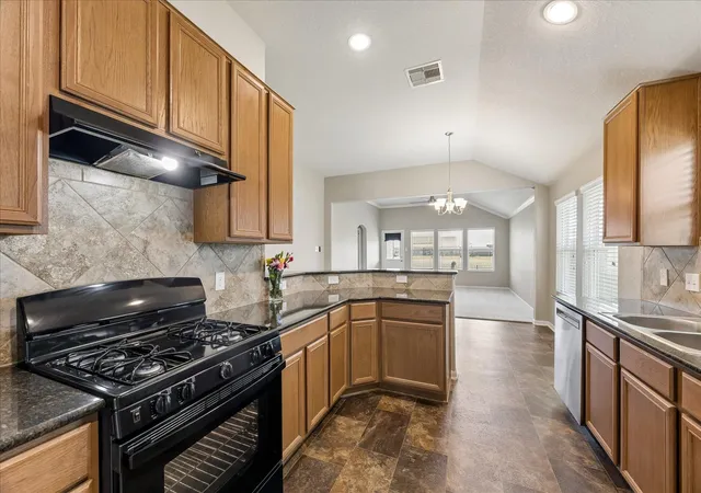 5th image of 9966 Chimney Swift Ln, Conroe, TX 77385 | MLS# 71080941