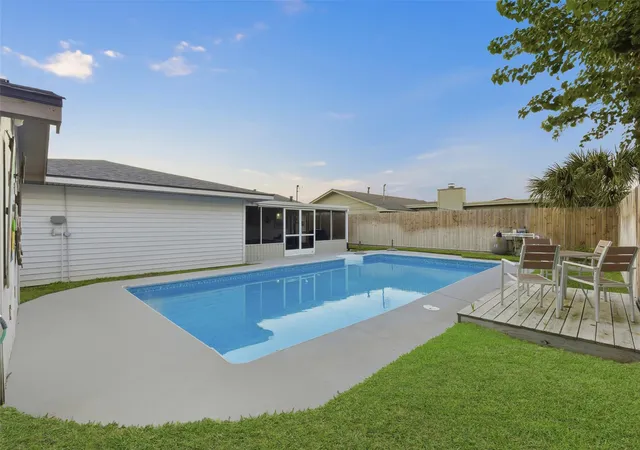 Photo 3 of Single family home for sale at 3508 80th Street, Galveston, TX 77551 | MLS# 12097849 | Listing updated on 2026-08-03