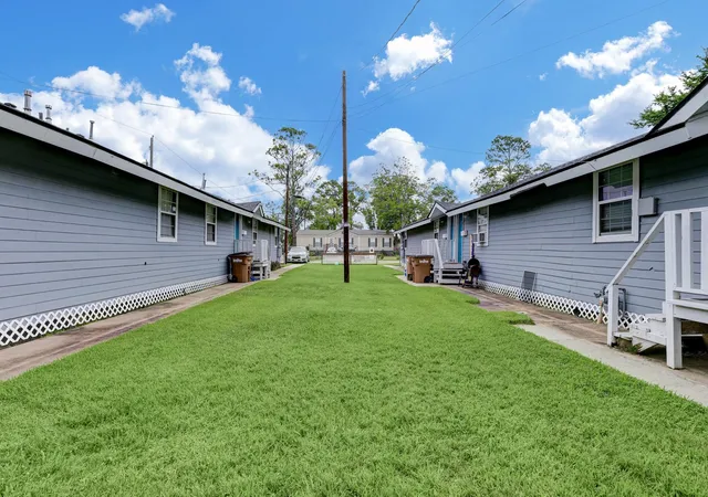5th image of 2322 Central St, Dickinson, TX 77539 | MLS# 93667001