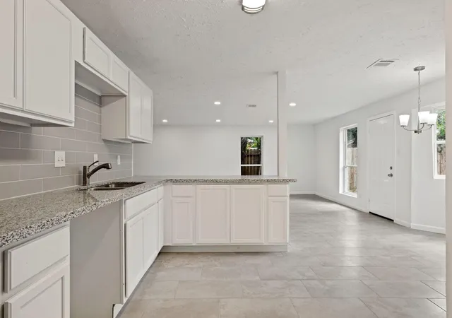 5th image of 9423 Kristin Dr, Houston, TX 77031 | MLS# 2548582