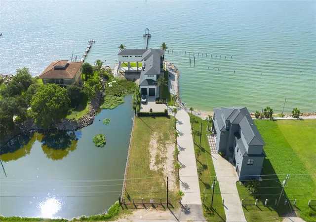 Photo 2 of Land for sale at 802 Todville Rd, Seabrook, TX 77586 | MLS# 52057066 | Listing updated on 2026-09-04