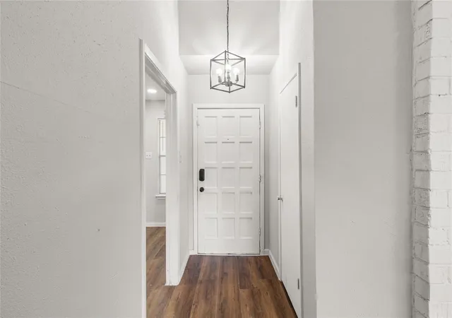 Photo 3 of Sale Pending at 8451 S Meadow Bird Cir, Missouri City, TX 77489 | MLS# 84568113 | Listing updated on 2026-09-01