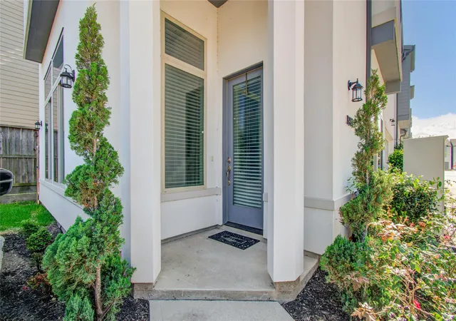 2nd image of 8903 Spring Knoll Forest Dr, Houston, TX 77080 | MLS# 96733929