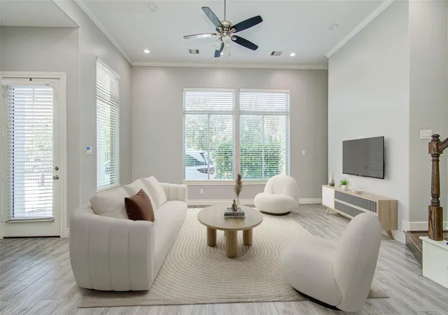 4th image of 8903 Spring Knoll Forest Dr, Houston, TX 77080 | MLS# 96733929