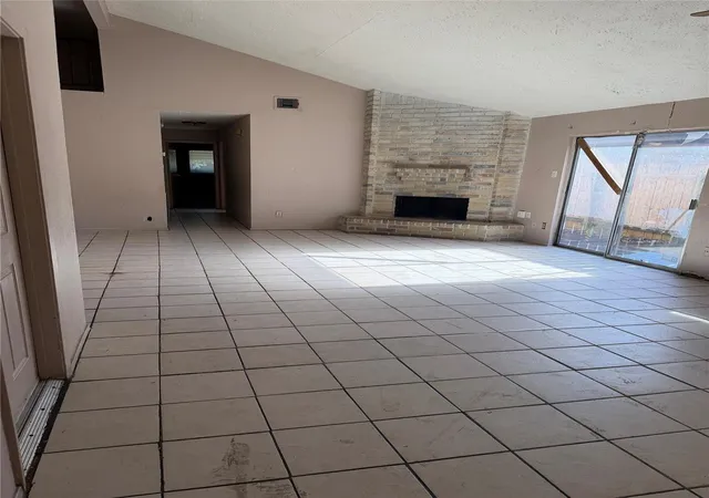Photo 3 of Single family home for sale at 6905 Greenyard Dr, Houston, TX 77086 | MLS# 61411819 | Listing updated on 2026-08-22