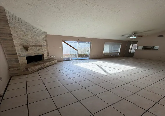 Photo 3 of Single family home for sale at 6905 Greenyard Dr, Houston, TX 77086 | MLS# 61411819 | Listing updated on 2026-08-22