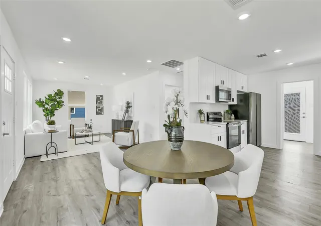 Photo 1 of Single family home for sale at 110 Harris Ct, Houston, TX 77009 | MLS# 70003029 | Listing updated on 2026-09-15