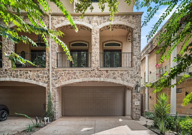 2nd image of 6615 Wanita Pl, Houston, TX 77007 | MLS# 91657105
