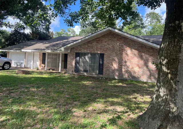 Homes for sale in Sealy, TX | 1429 Circle Dr, Sealy, TX 77474 | MLS# 7903683