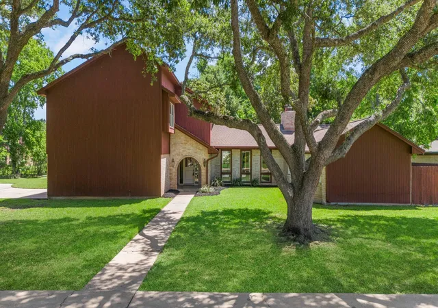1st image of 2011 Briar Ln, Richmond, TX 77469 | MLS# 62483559