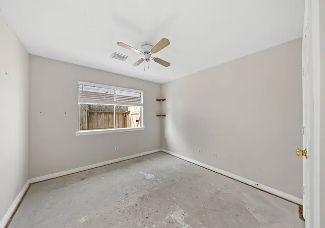 Photo 3 of Single family home for sale at 2309 Lord Nelson Dr, Seabrook, TX 77586 | MLS# 69393696 | Listing updated on 2026-09-09