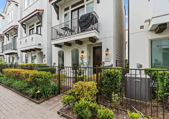 3rd image of 1249 Bonner St #A, Houston, TX 77007 | MLS# 49969550