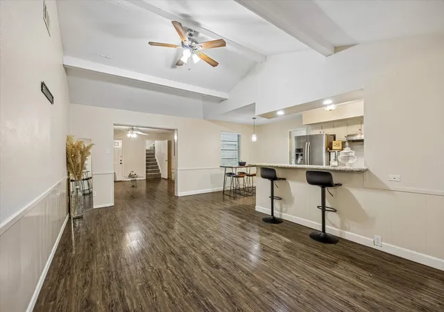 2nd image of 118 E Highland Ter, League City, TX 77573 | MLS# 8054810