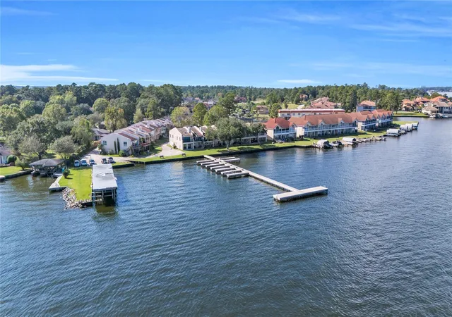 2nd image of 30 Regency, Montgomery, TX 77356 | MLS# 66138083
