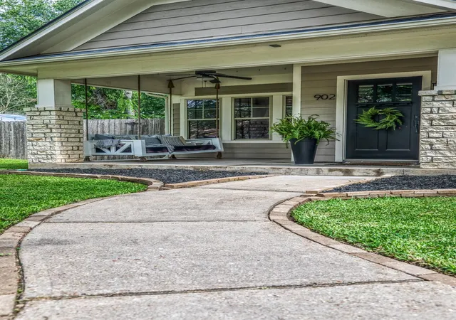 Homes for sale in Brenham, TX | 902 Matchett St, Brenham, TX 77833 | MLS# 20194829